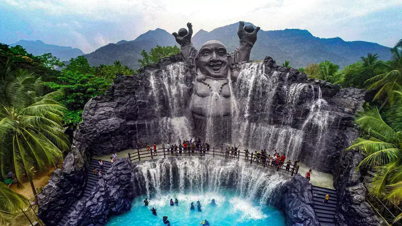 Black Thunder Theme Park and Nilgiri Mountain Railway Tour from Coimbatore